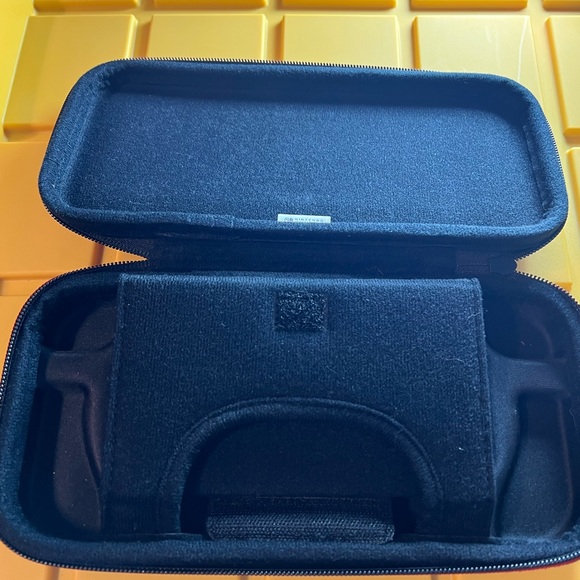 Nintendo Switch Game Deluxe Travel Carrying Case NNS40 - Picture 4 of 9